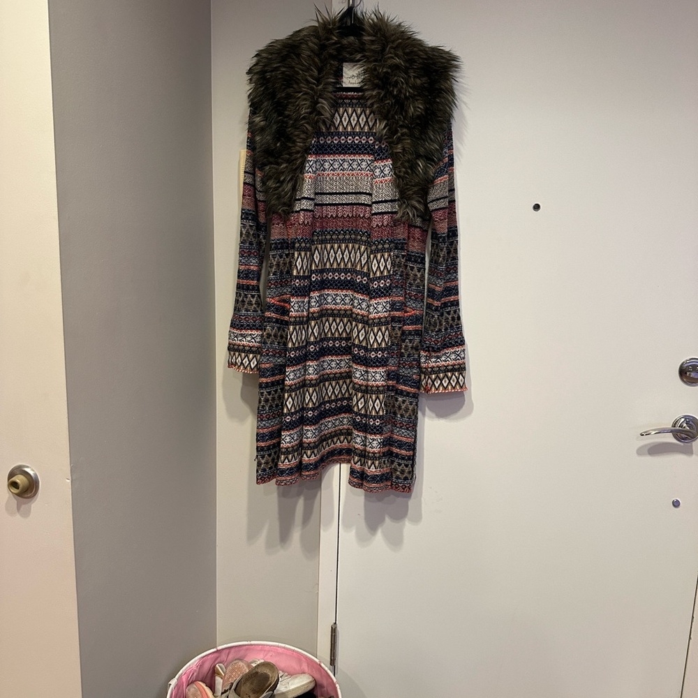 Angel Of The North Multicolor Patterned Cardigan with Fur Collar - Picture 4 of 8